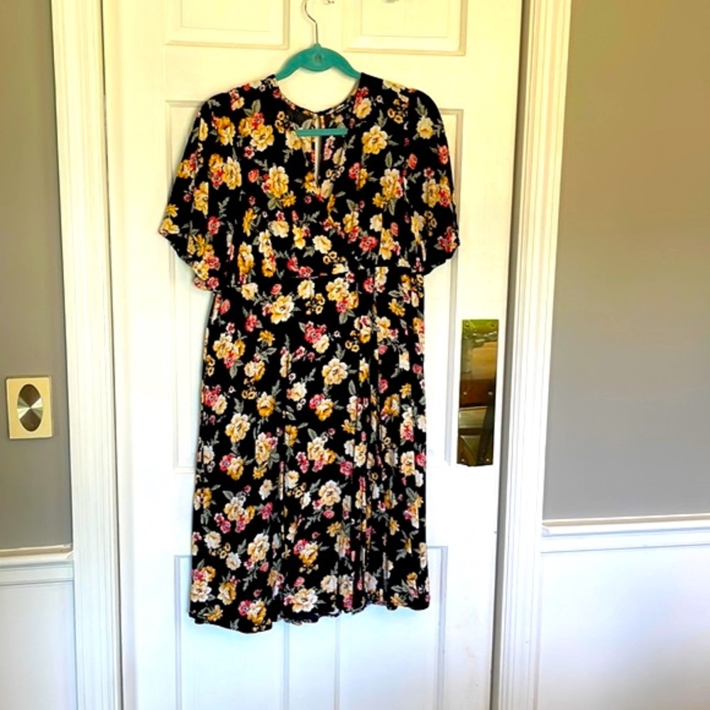 Torrid floral dress with waist tie